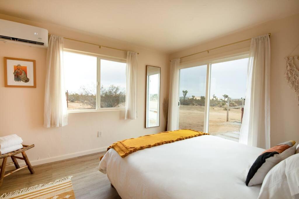 Cryptic Cabin-Tranquil Bohemian Getaway W/Hot Tub Yucca Valley Exterior foto